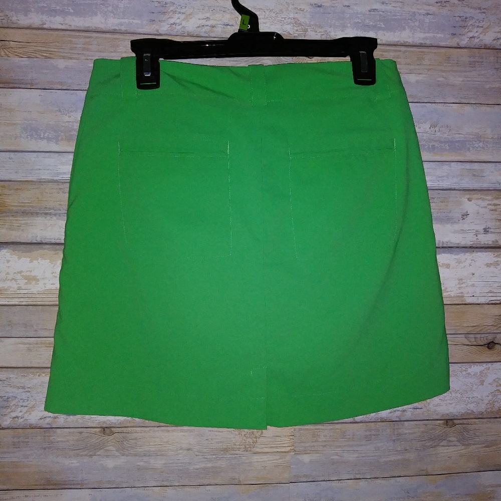Nike golf skirt-drifit size 4 green